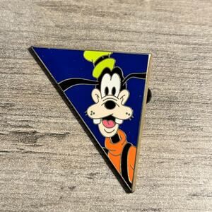 Walt Disney World - 2008 - Blue Goofy Triangle Puzzle Piece Trading Pin Preowned